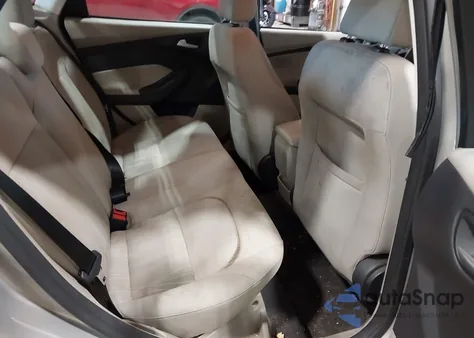 2015 Ford Focus Se z USA, uszkodzony, nr VIN 1FADP3F29FL258862